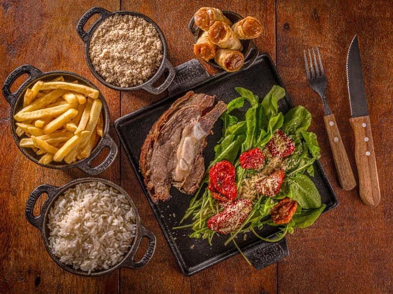 Prato do Costelão 24 Horas - costela com acompanhamentos